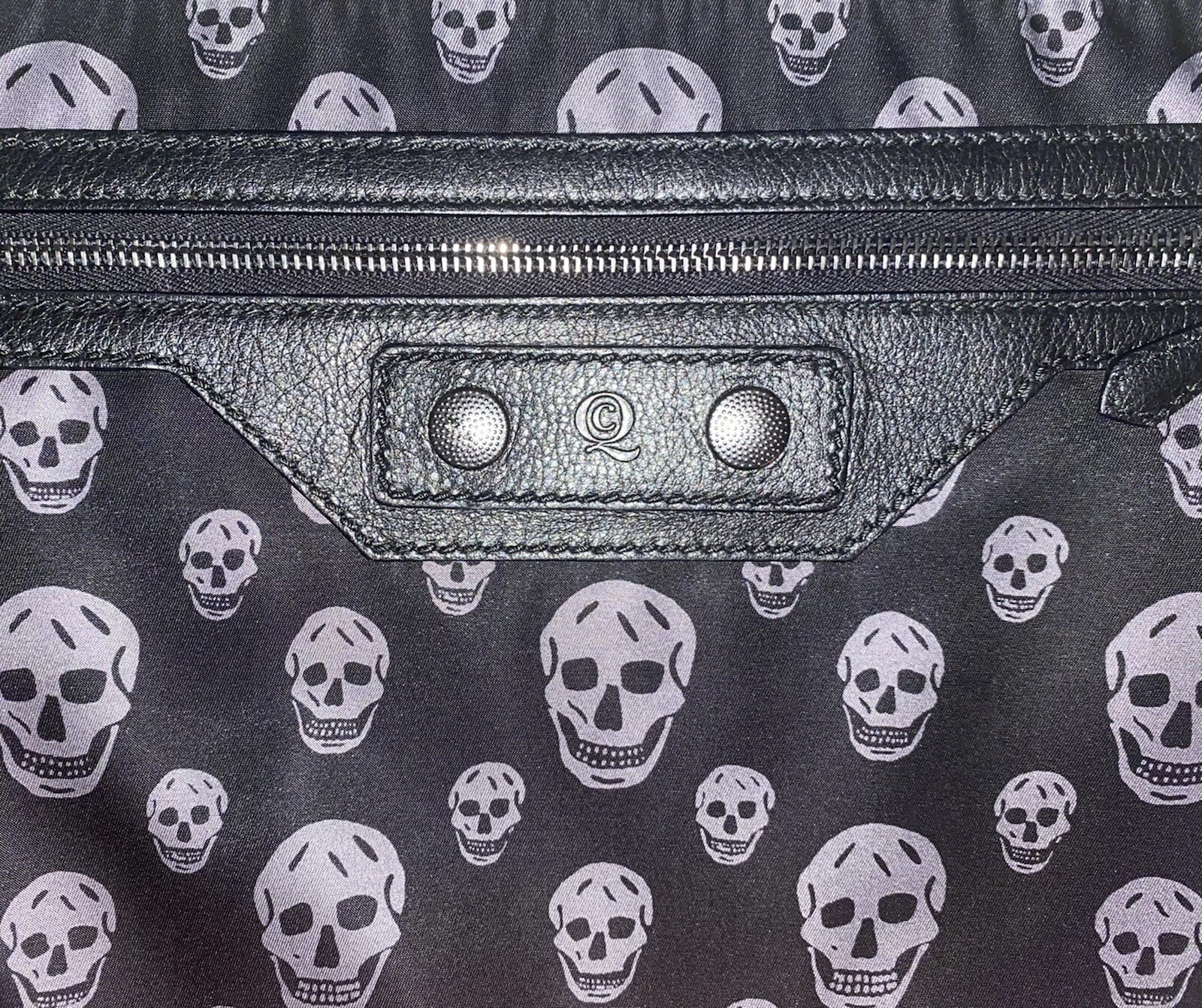 Alexander McQueen — Alexander McQueen Skull-Print Laptop Sleeve
