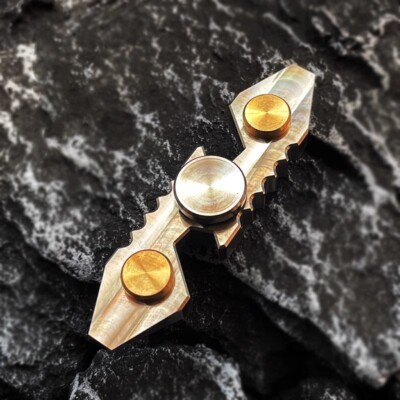TC4 + Brass Hand Twisting Spinning Top Gyro Gyroscope Spinner Gyro Toy