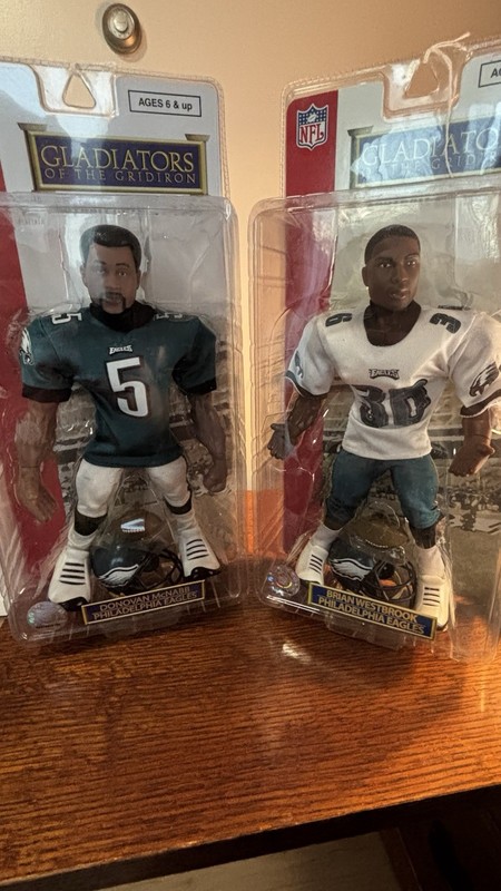 2005 Eagles Donovan McNabb Gladiators of the Gridiron Action  Figure