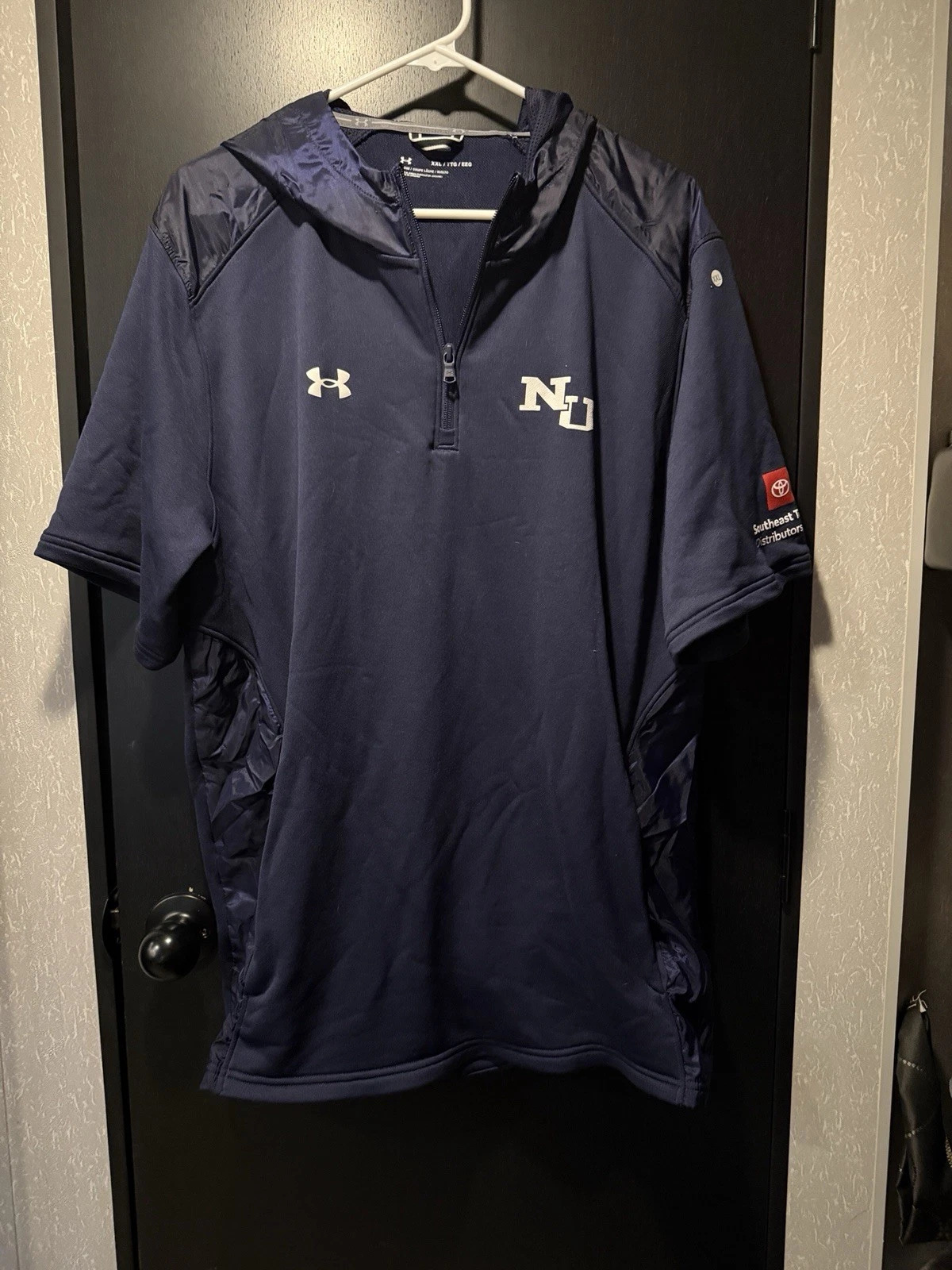 Navy blue Under Armour quarter zip tee shirt hoodie in XXL