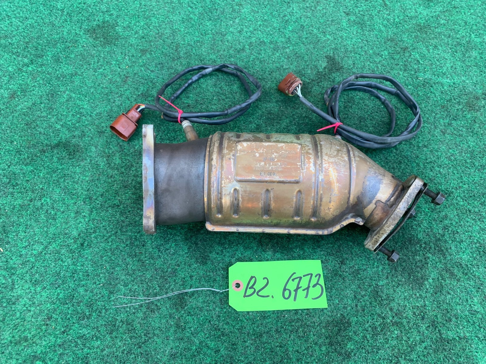 03-10 Bentley Continental GT GTC 06-12 Flying Spur Exhaust Left Catalyst OEM
