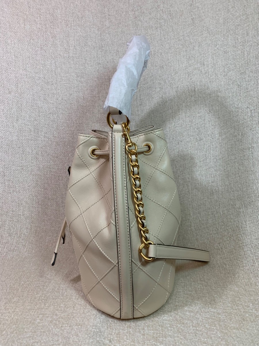 【新品】トリーバーチ FLEMING SOFT BUCKET BAG クリーム s-l1200.png