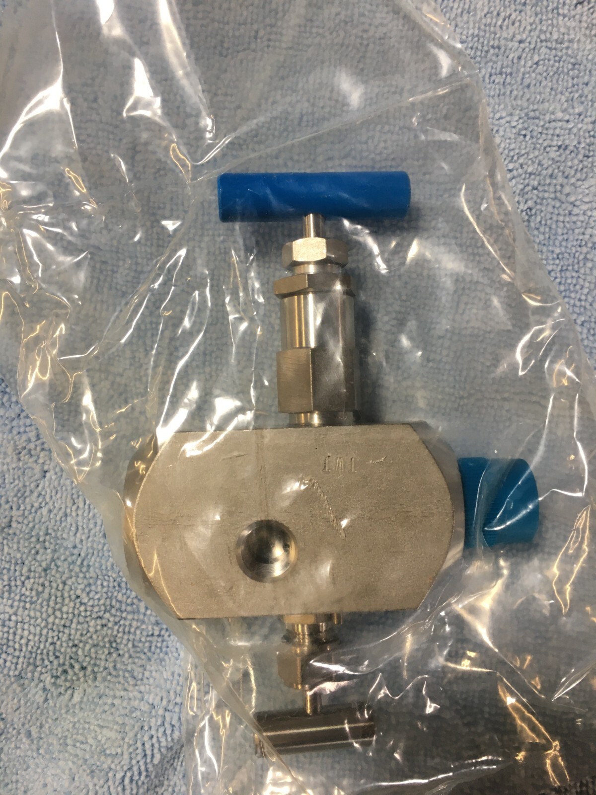 Swagelok Stainless Block and Bleed Valve 1/2 Male NPT SS-V2NBM8-F8 ...