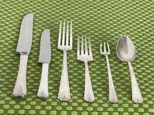 Oneida Community DEAUVILLE Silverplate Art Deco Silverware Choice Flatware A100W