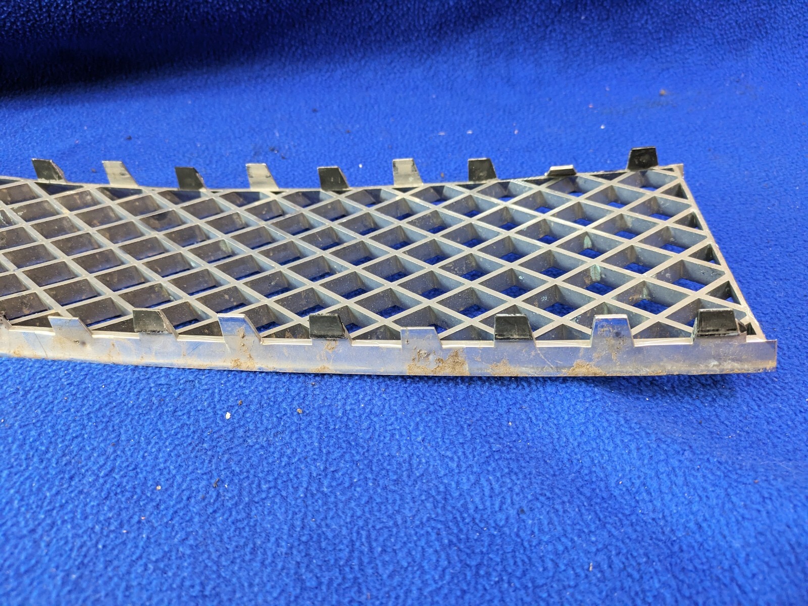 oem genuine Bentley Continental Flying Spur front bumper center chrome grille
