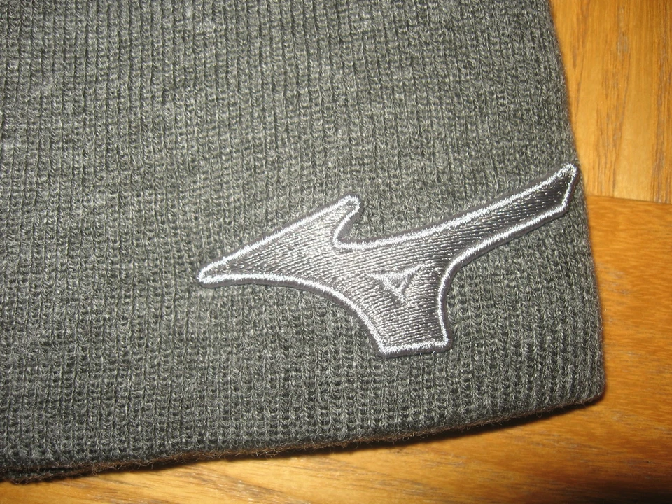 BNWT MENS MIZUNO MELANGE GOLF WINTER  BEANIE HAT GREY ONE SIZE FREE POSTAGE - Image 4 of 4