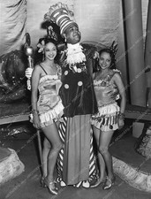 81bx01-141 Artie Brandon Jess Lee Brooks Mildred Boyd play Mikado in Swing 81bx0