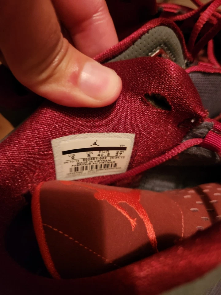 Jordan Flight Club Años 90 Gris Gimnasio Rojo Foto 3 de 4