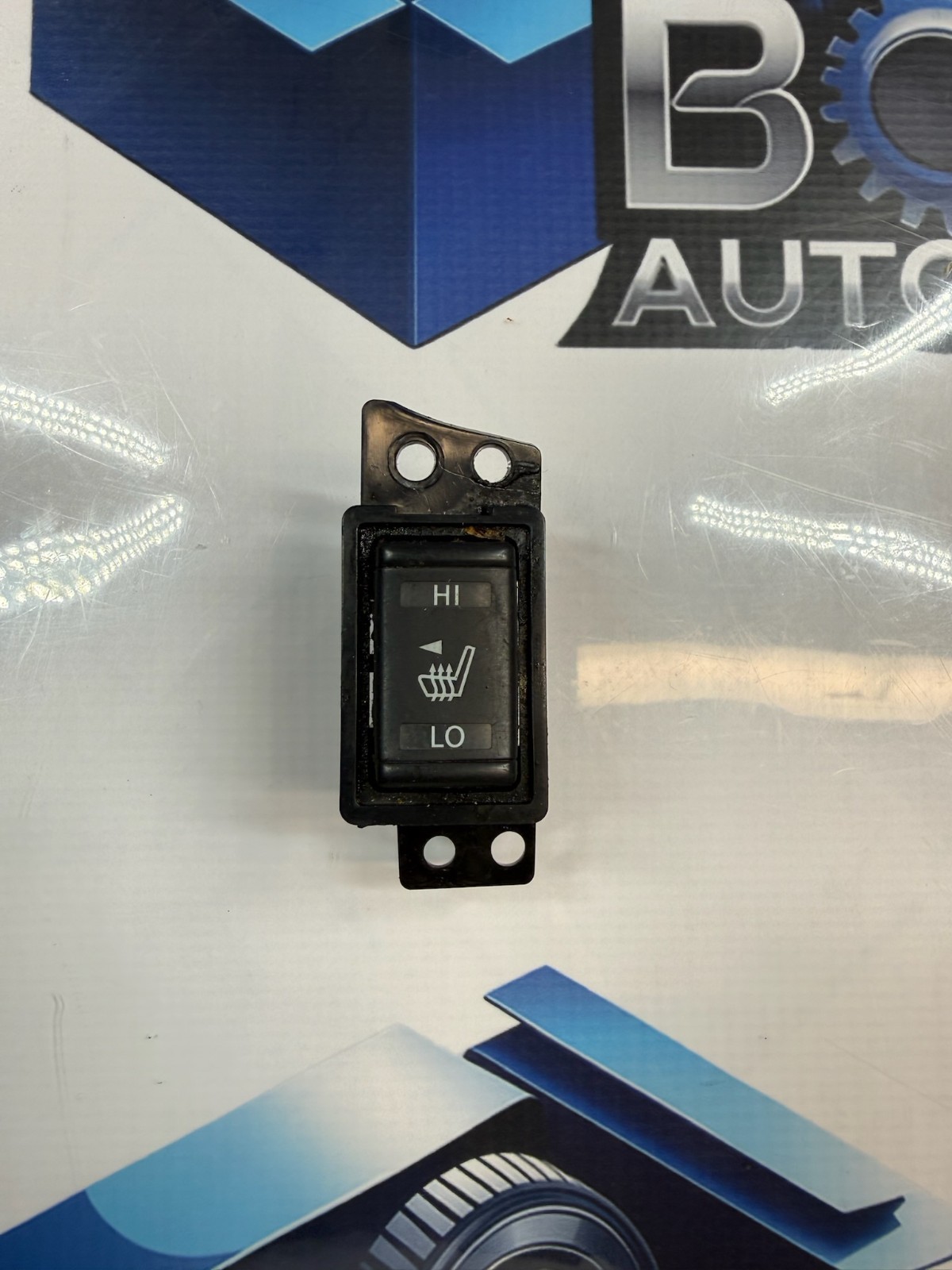 2015-2020 Nissan Rogue Driver Side L Left Heated Seat Heater Switch OEM