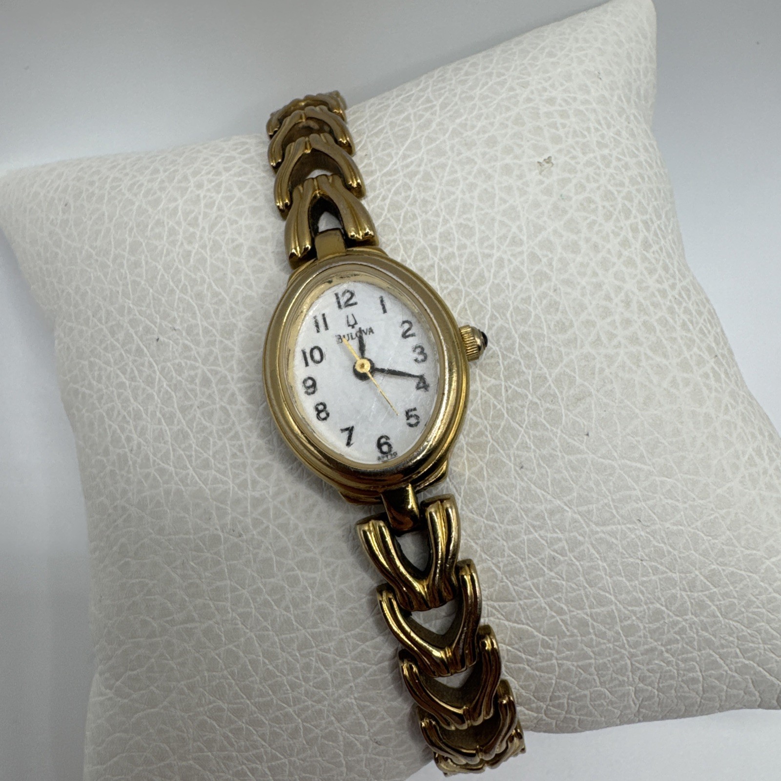 Bulova Watch Womens 16mm Gold Tone 97T70 Oval White Dial New Battery 5.5
