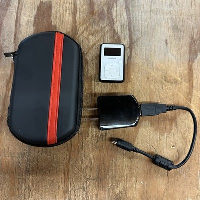SanDisk Sansa Clip+ (4GB) Digital Media MP3 Player White/Black -Works Great