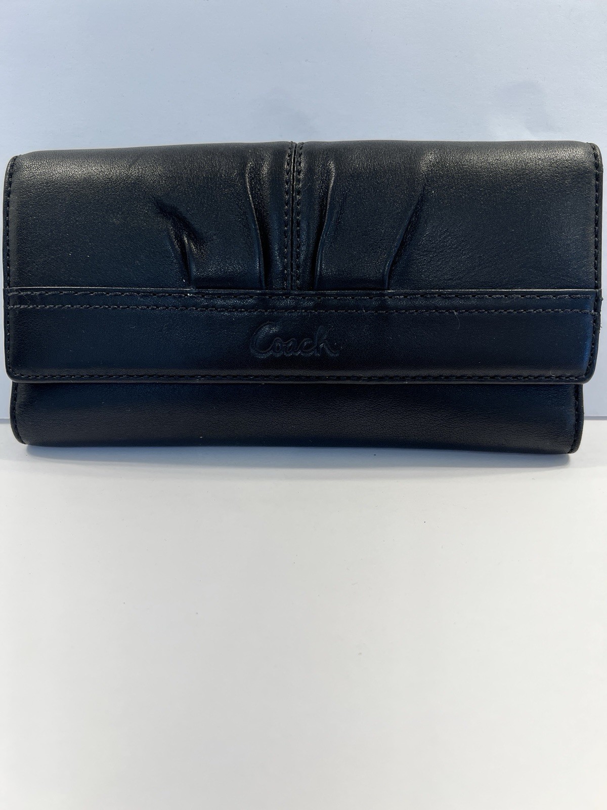Coach Leather Wallet for Women & Men - Stylish & Durable