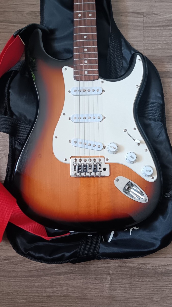 Fender Squier Bullet Stratocaster 2008 | eBay