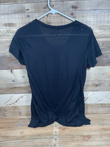 T-shirt donna indaco grande nera cerchi trasparenti sopra maglietta manica corta conchiglia - Foto 2 di 3