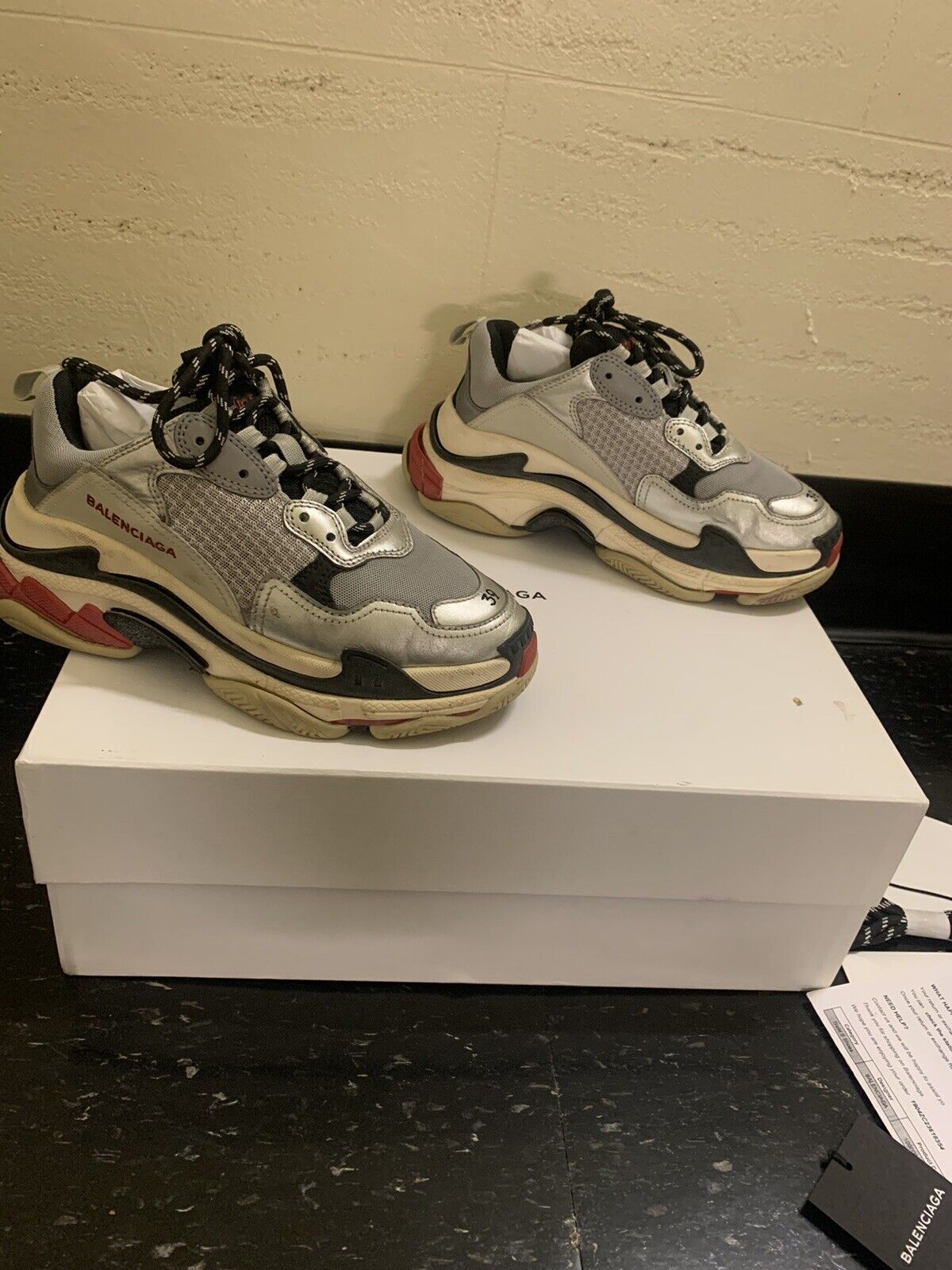 100% authentic Balenciaga Triple S “Silver” 2018 - Gem 100% authentic Balenciaga Triple S “Silver” 2018 - Gem