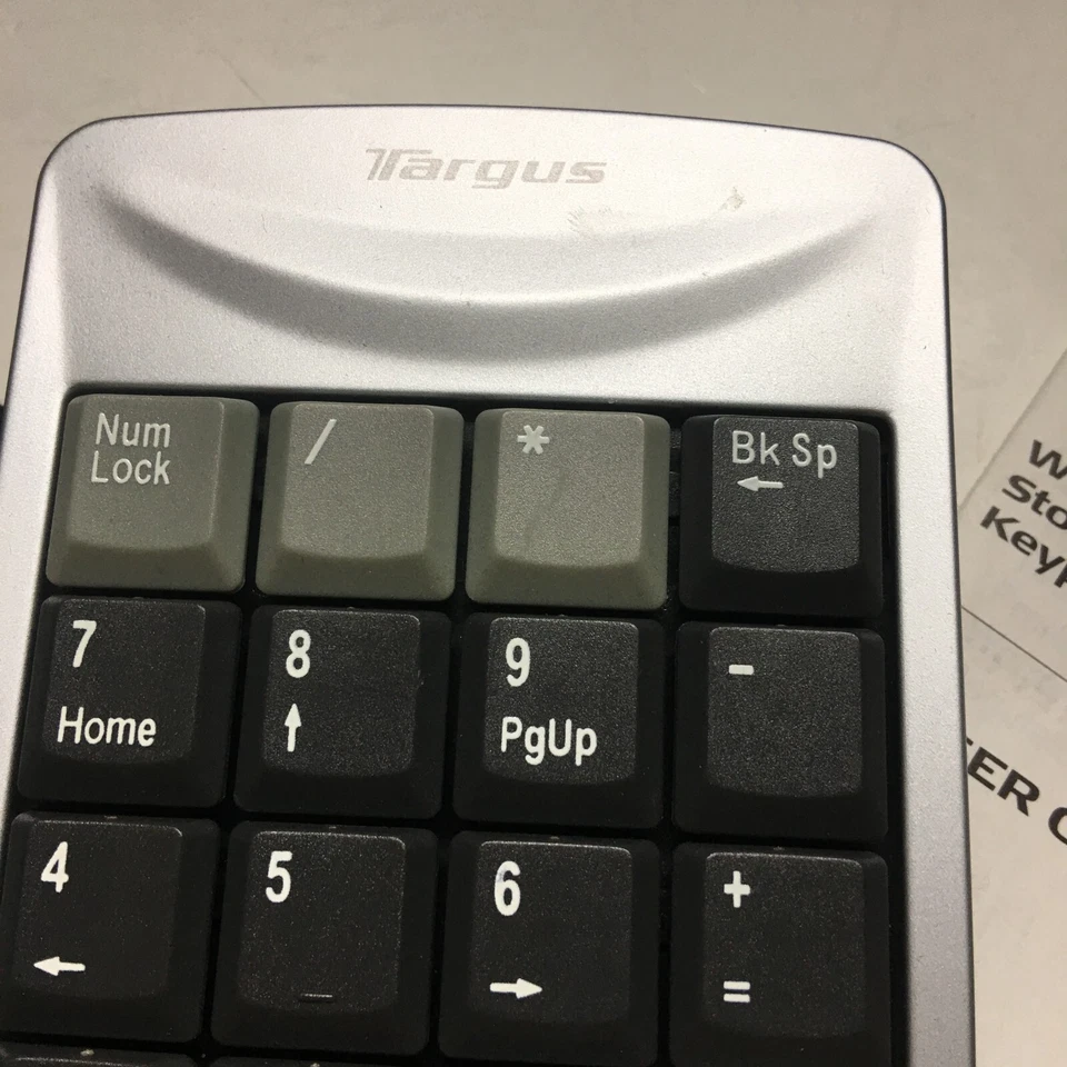 Targus Stow-N-Go AKP01US USB Wired Numbric Keyboard Silver & Black 3.5"W x 5"L - Image 3 of 4