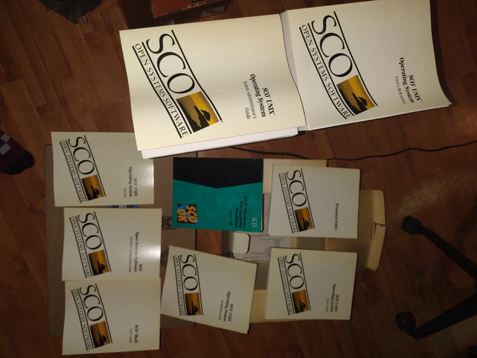 SCO Unix Operating System Version 4.2 Documentation with License No Software - Image 3 of 4