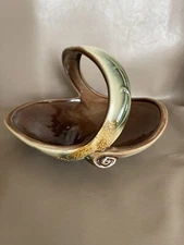 Vintage  Hull Nut /Candy Dish Ceramic Parchment And Pine (G13)