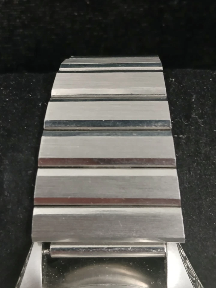 Heritor Automatic 10ATM Embossed Case Date Indicator Stainless Steel Wristwatch - Image 3 of 4