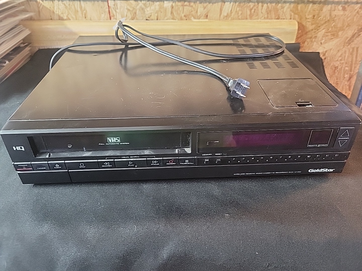 Model Ghv 1210m 1987 No Remote Powers Up, Sold As Is