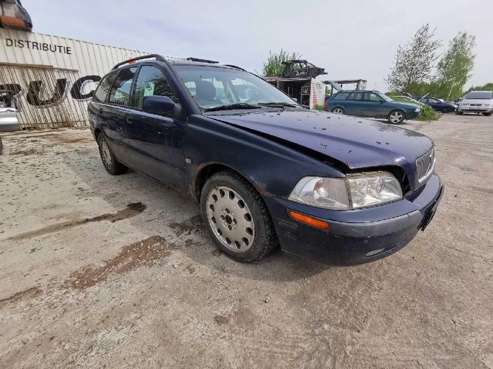 Volvo V40 2001 Gearbox 1023625, Genuine #2415547-01 - Image 4 of 4