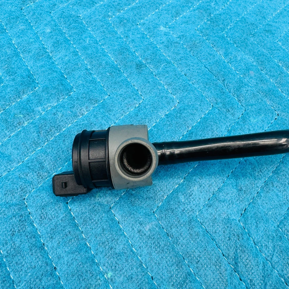 BMW 650i 2012-2017 línea de ventilación del tanque de combustible con válvula OEM 7619298 Foto 4 de 4