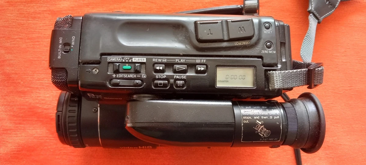 Cámara Sony Handycam CCD-TR705E Hi8 zoom 8x VTR VIdeo 8 + Fuente de alimentación