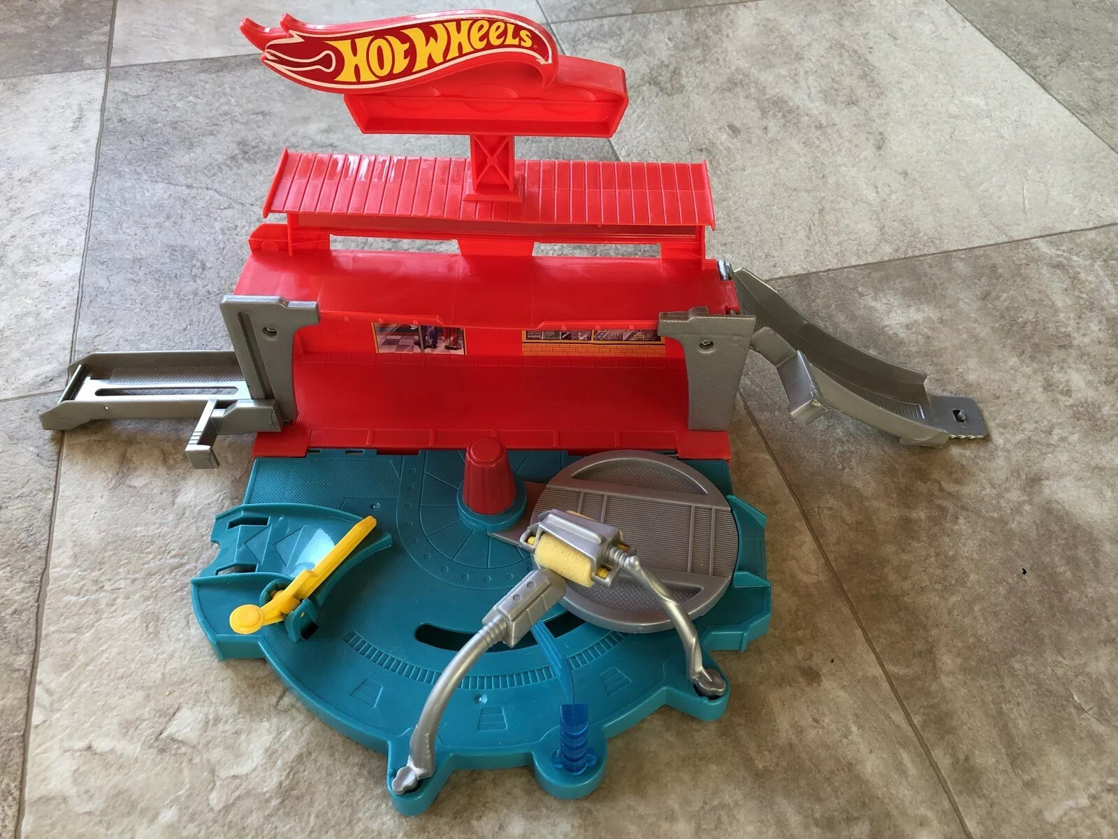 hot wheels super spin car wash