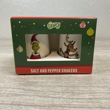 Dr. Seuss Enterprise How The Grinch Stole Christmas Max Salt  Pepper Shaker Set