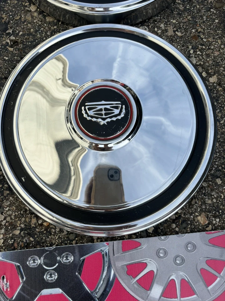 "Ford Maverick Grand Torino 1972-76 tapacubos Poverty se adapta a rueda de 14""/15"" rojo raro" Foto 2 de 4