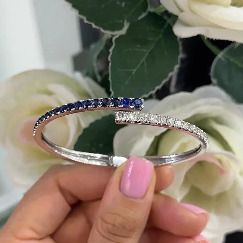 Brazalete brazalete brazalete redondo de plata de ley 925 con zafiro simulado de 7,27 quilates Foto 3 de 4