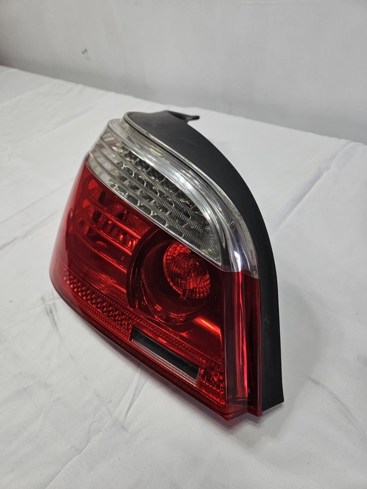 Задний левый задний фонарь в сборе для BMW 535xi 2008-2010 годов выпуска — от оригинального производителя - Изображение 3 из 4