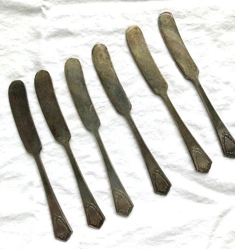 6 Antique R&B Jewell Silver Plate 1916 Flat Handle Butter Knives, 5 3/4"