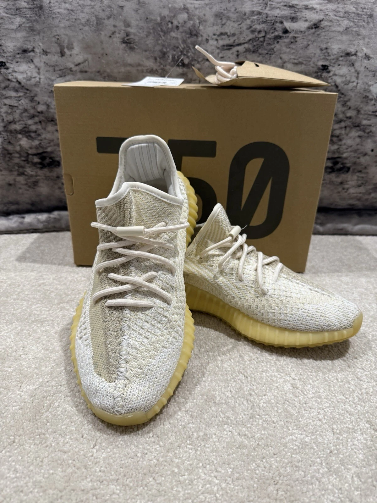 Yeezy Boost 350 V2 Natural Taglia UK 8 5 Ottime condizioni Con scatola ed etichette
