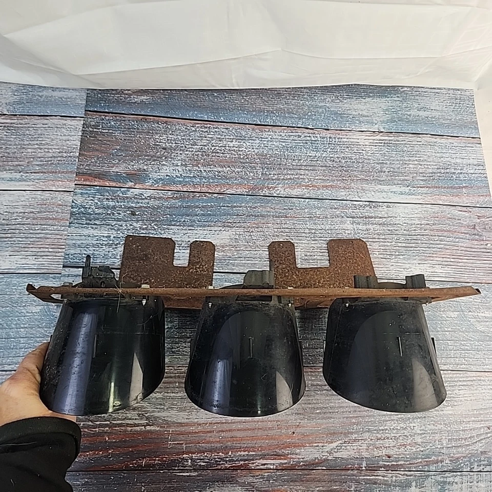 Cuadro de instrumentos Pontiac 1969-1972 Grand Prix bisel y soporte OEM usado Foto 4 de 4