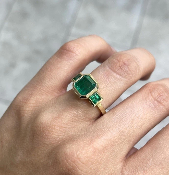 Кольцо из чистого желтого золота 14 карат с натуральным изумрудом - Изображение 2 из 4