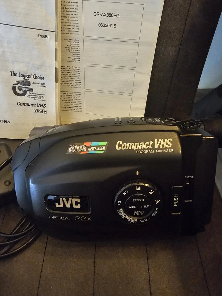 JVC GR-AX380 Camcorder VHSC Tape Analogue Retro Video Camera - Bild 4 von 4