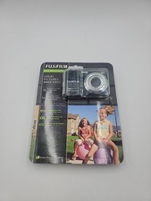 Fuji Film Fine Pix AX650 16MP Digital Camera With 5x Zoom and Storage Card NEW