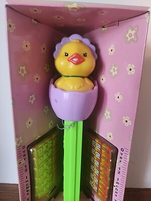 2004 Giant PEZ Candy Roll Dispenser Chick in Egg Plays The Chicken Dance 12'' NIB