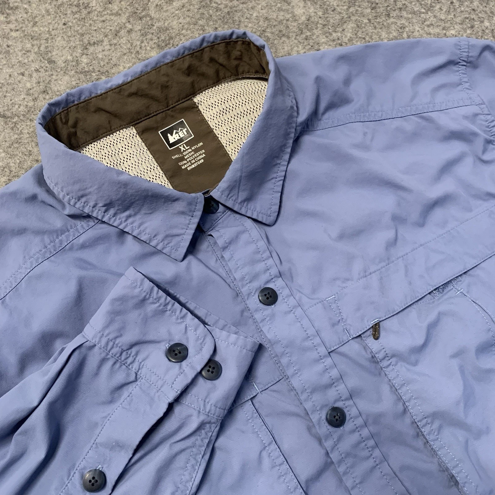 REI Shirt Mens XL Blue Long Sleeve Vented Hiking Fishing
Opens in a new window or tab