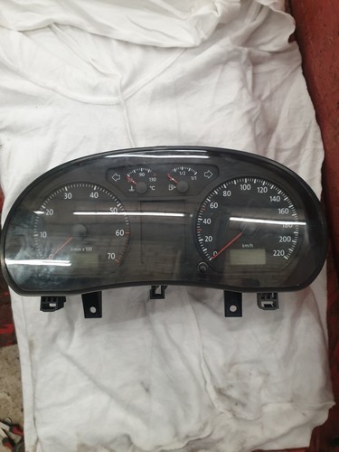 VW Polo 9N Kombiinstrument Tacho Schalttafeleinsatz 6Q0 920 803 E