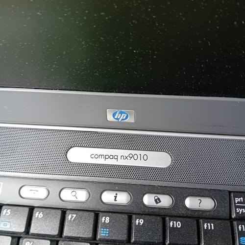 COMPAQ NX9010 LAPTOP - NOT TESTED FOR SPARES OR REPAIRS NOTEBOOK - Picture 4 of 12