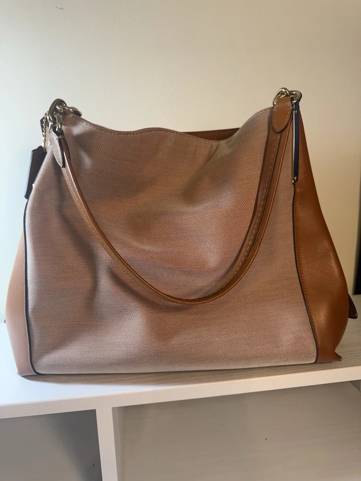 Nuevo Bolso de Hombro Coach Horse and Carriage Jacquard Dalton 31 Tostado/Camel Foto 3 de 4