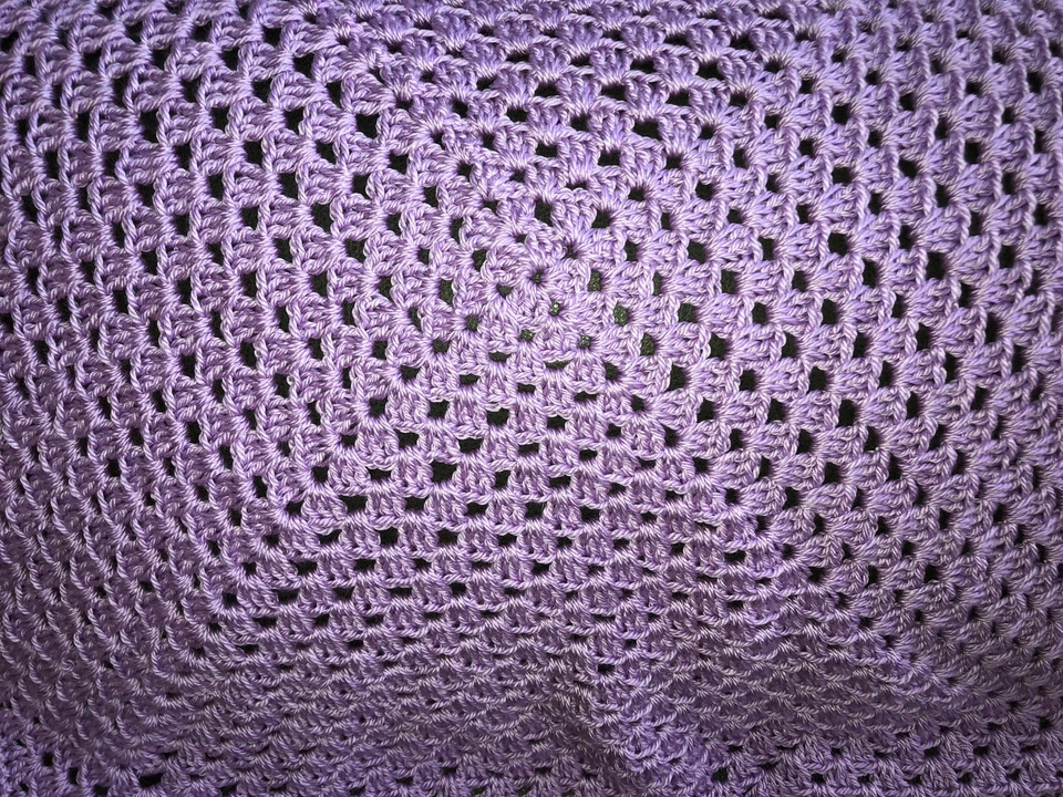 HERMOSA MANTA BEBÉ GANCHILLO HECHA A MANO NUEVA/LILA AFGANA Foto 3 de 3