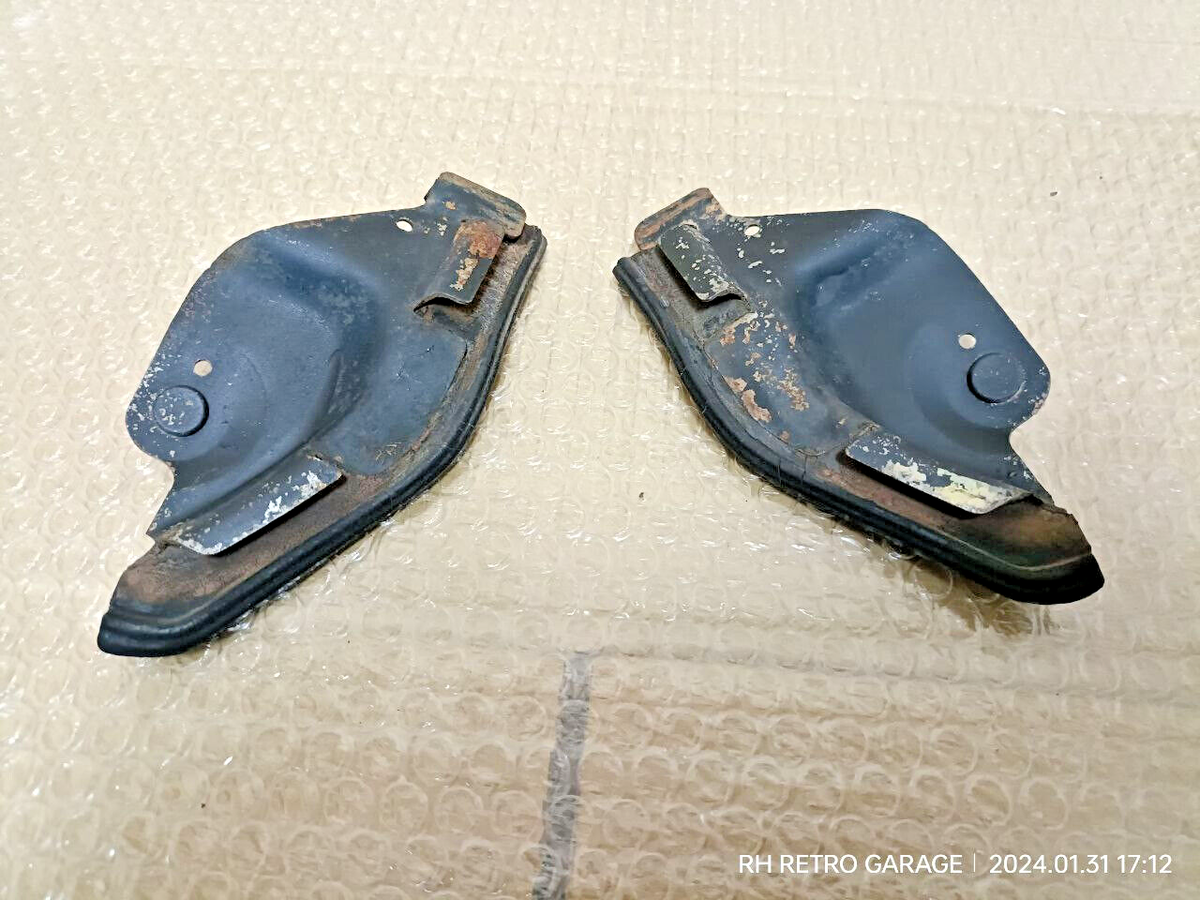 Sunny Datsun 210 B310 Sedan 4 Door 79-82 Rear Side Bumper End Cap