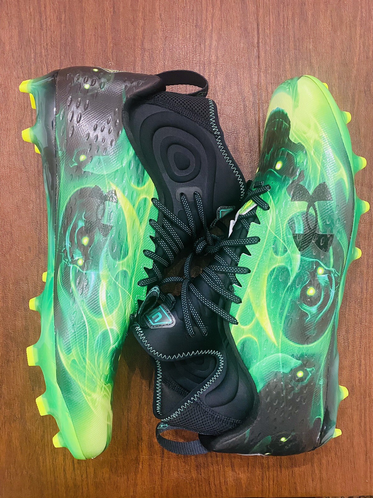 Under Armour Spotlight Lux MC LE Slime Green Football Cleat Men 16