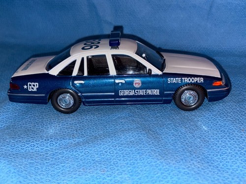 Code 3 Georgia State Patrol State Trooper 586 Scale 1:24 Diecast Car - Picture 4 of 9