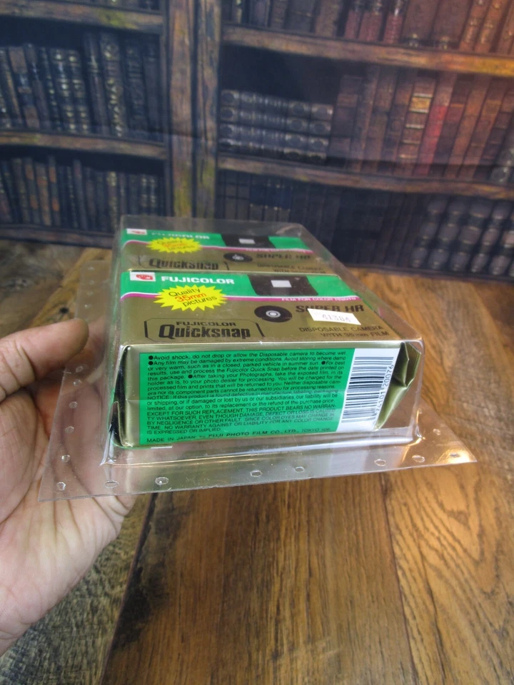 VTG EXPIRED 1989 Sealed Pair FUJICOLOR QUICKSNAP DISPOSABLE 35mm CAMERA w/ FILM - Image 4 of 4