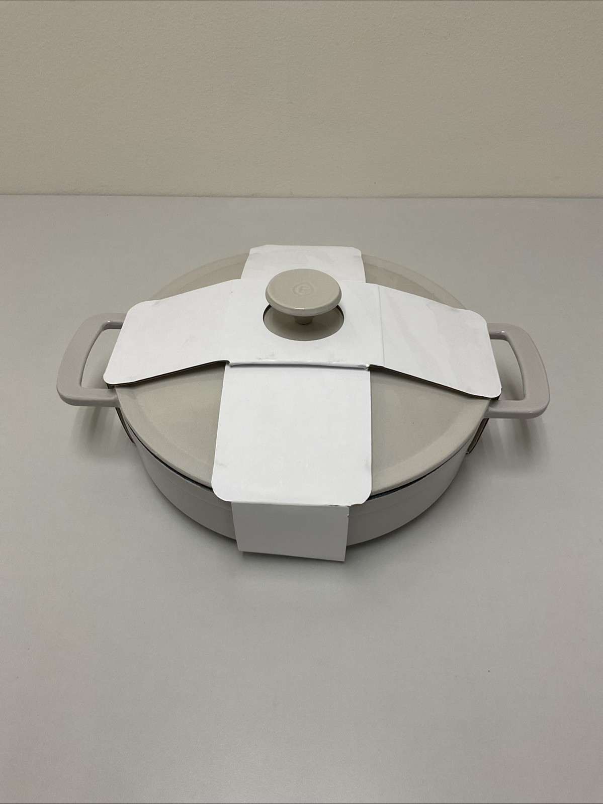 3.5qt Enamel Braiser Light Gray - Figmint G127