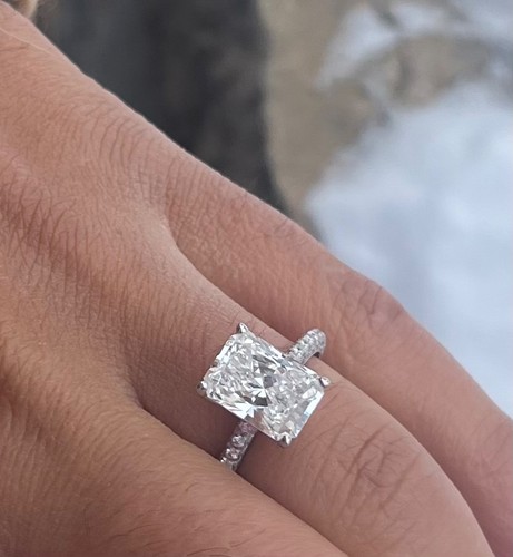 engagement ring 14k white gold 3.8 carat. Worn less than a month, box included